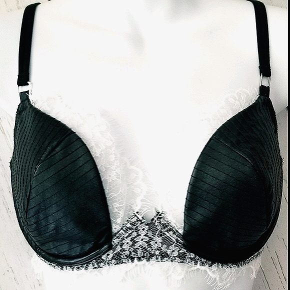 Victoria Secret Very Sexy Lined Plunge Bra - Picture 4 of 9